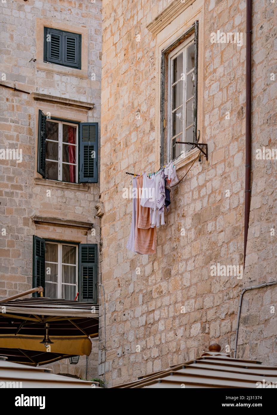 Old clothes online horse