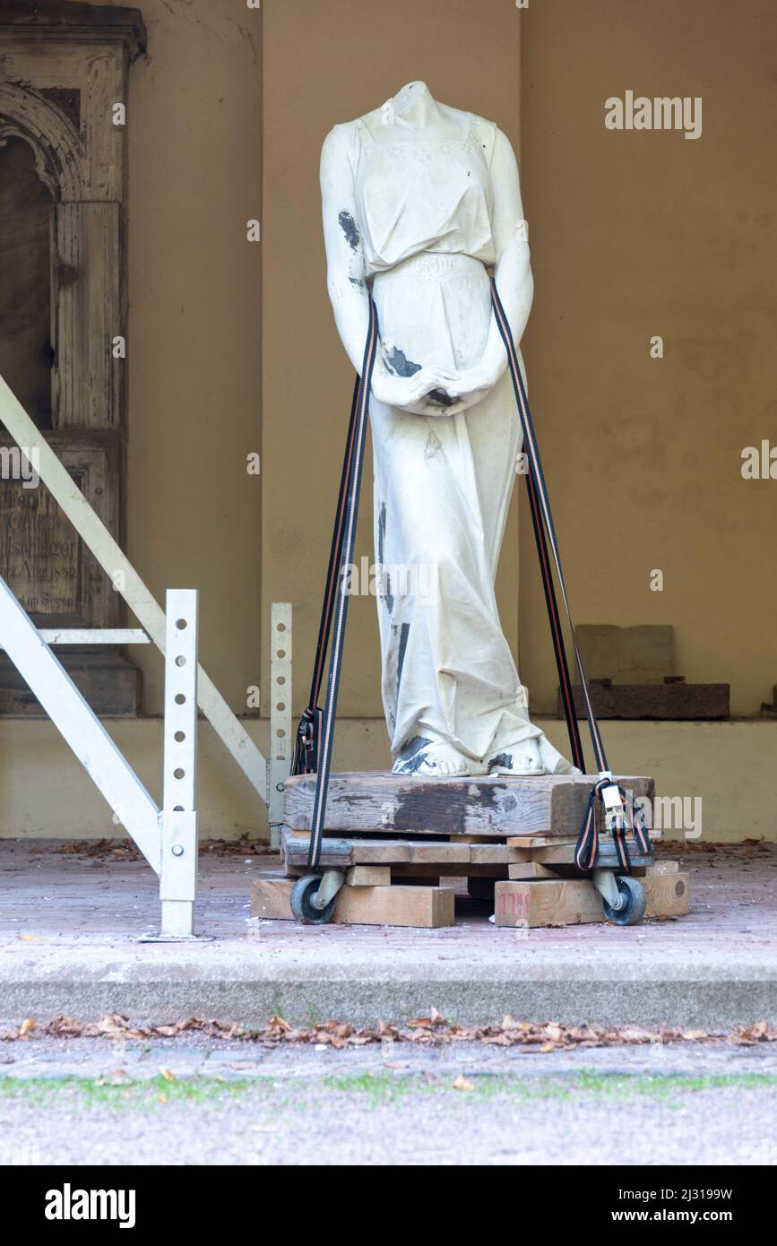 Headless woman statue, Stadtgottesacker, cemetery, Saalestadt Halle