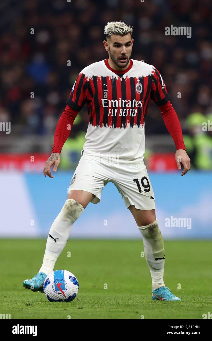 Milan, Italy. 04th Apr, 2022. Hernandez (AC in action AC Milan Bologna FC, italian soccer Serie A match in Milan, Italy, April 04 2022 Credit: Independent Photo Agency/Alamy