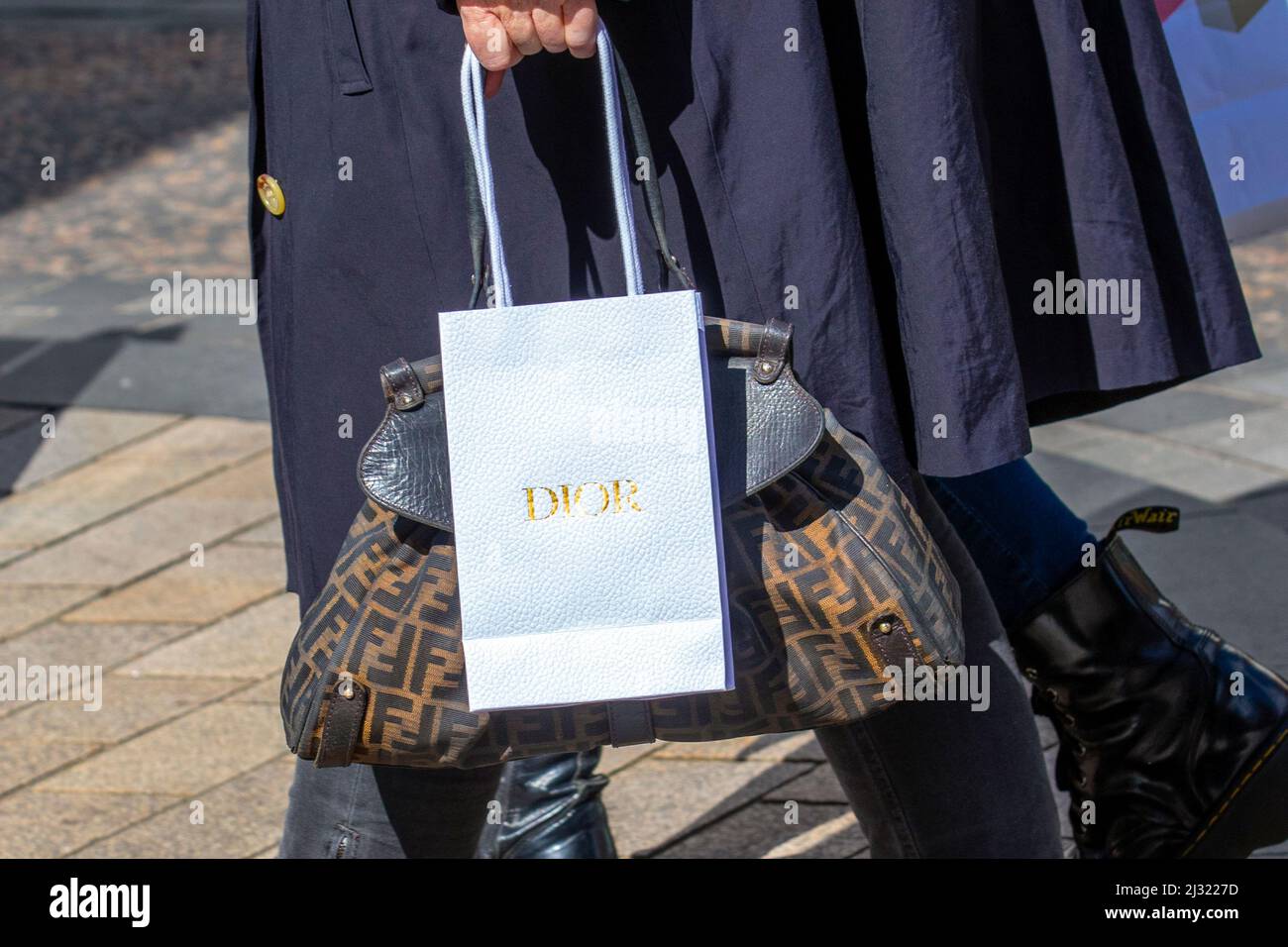 Street style dior saddle bag hi-res stock photography and images - Alamy