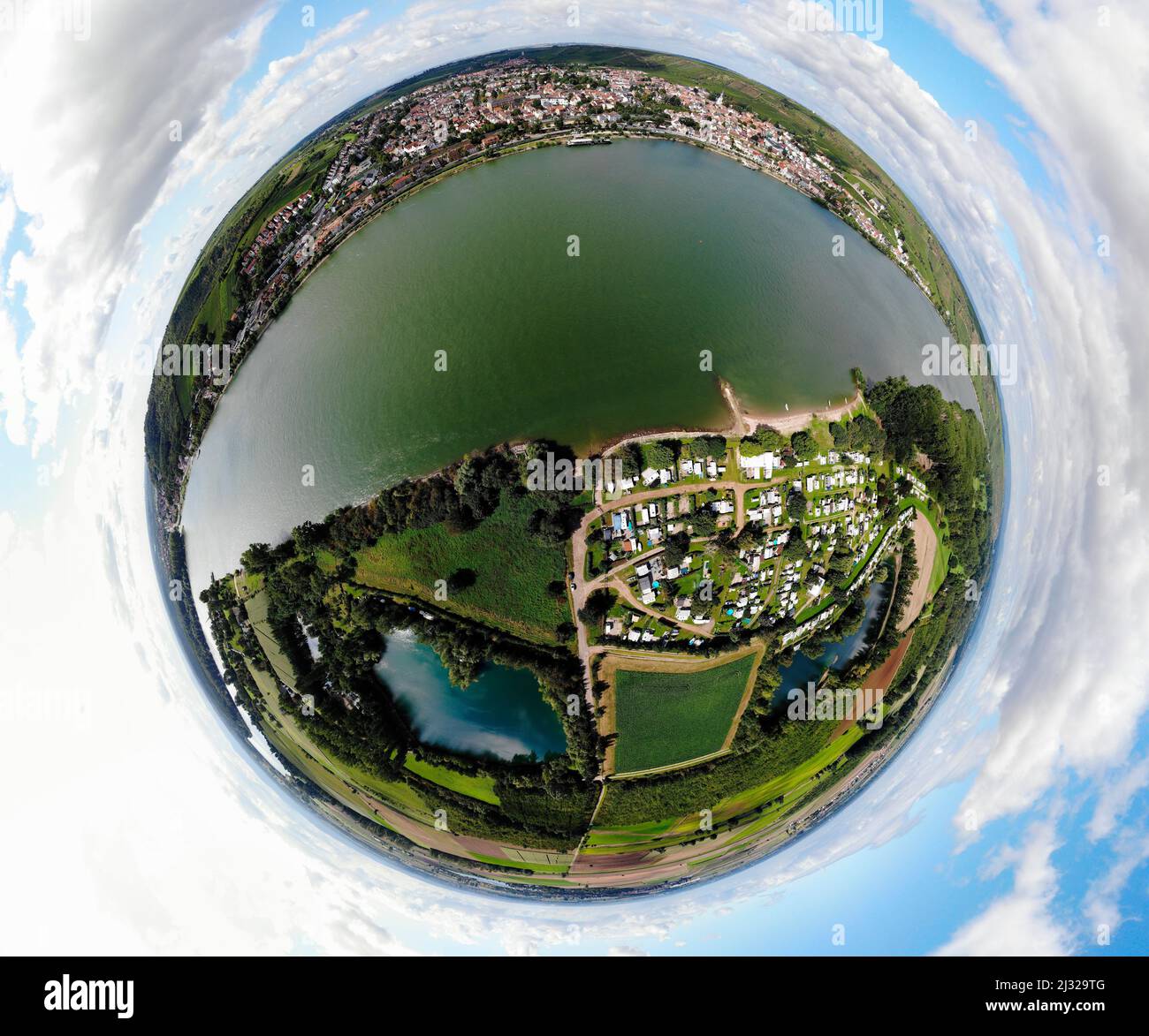 full circle-Panorama: Luftbild: Impressionen: Kornsand, Rhein, Nierstein (nur fuer redaktionelle Verwendung. Keine Werbung. Referenzdatenbank: http:// Stock Photo