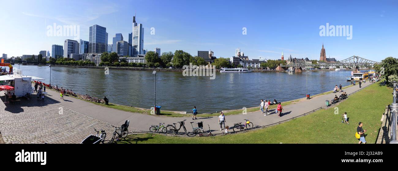 Panorama: Skyline, Frankfurt am Main  (nur fuer redaktionelle Verwendung. Keine Werbung. Referenzdatenbank: http://www.360-berlin.de. © Jens Knappe. B Stock Photo