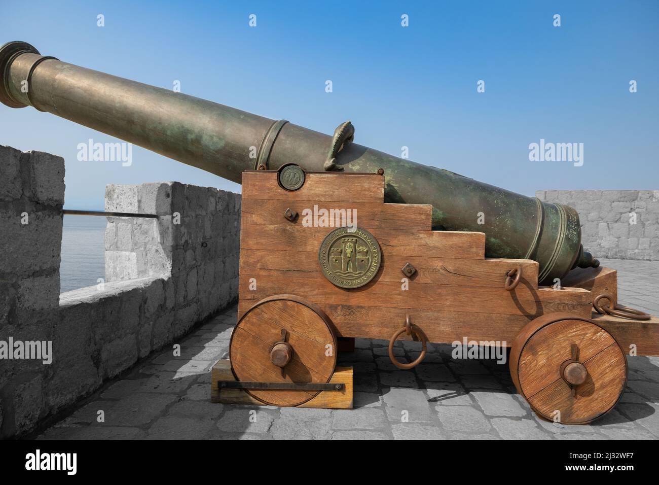 A Cannon to portect the city is on the hight level of fortress erected on a  37 m high rock Stock Photo - Alamy
