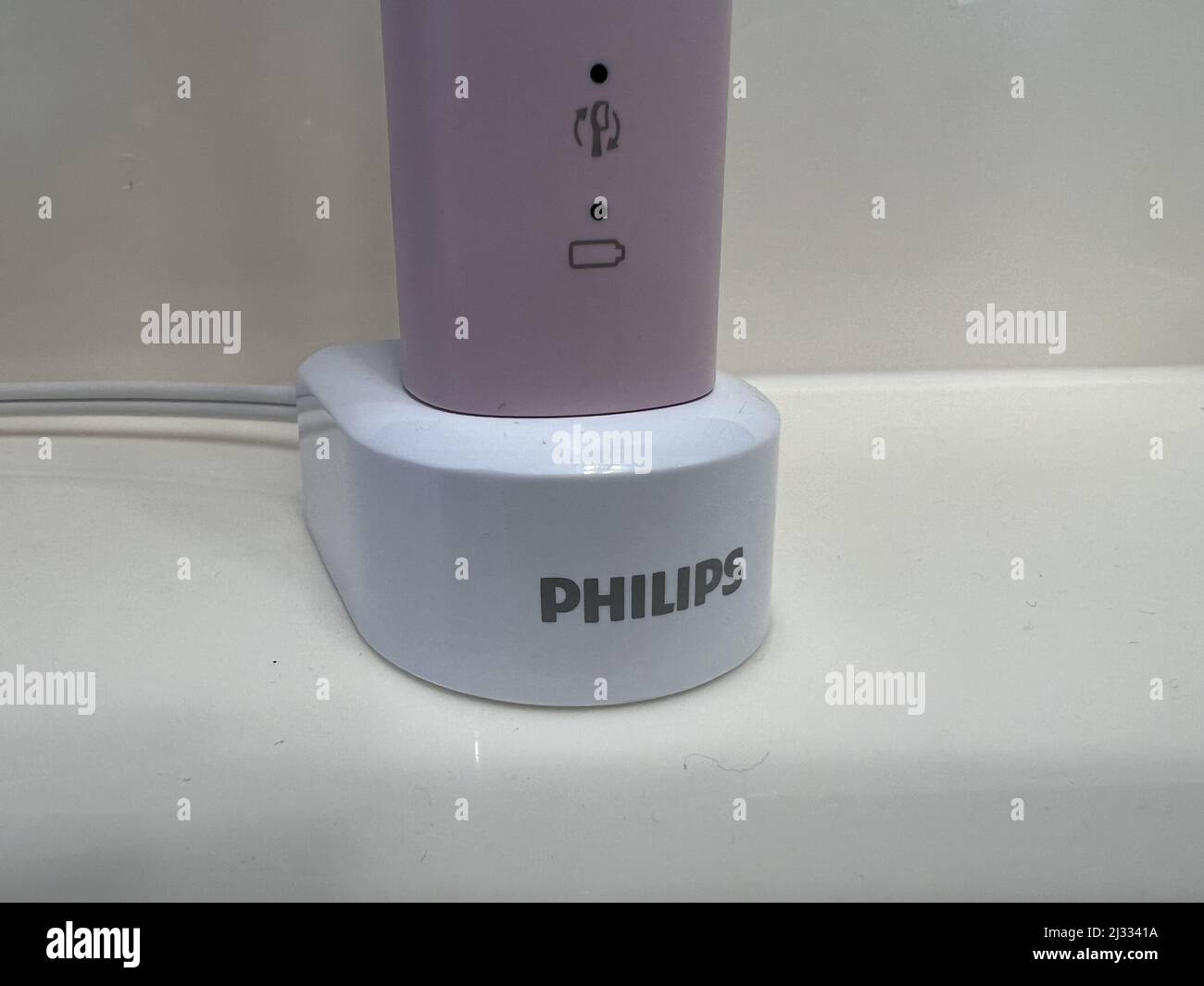 Philips sonicare hi-res stock photography and images - Alamy