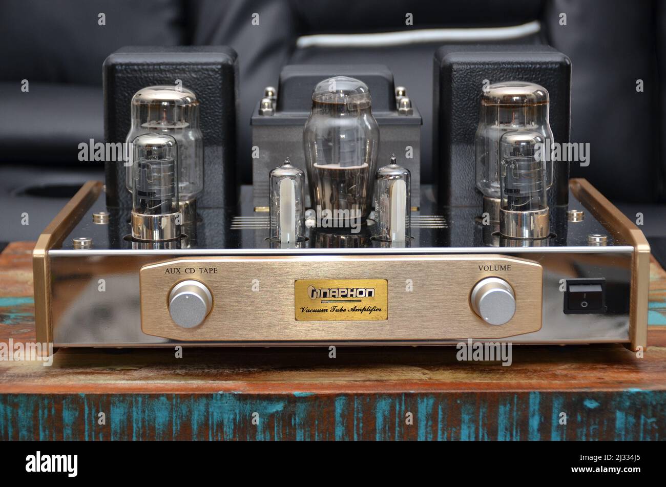 Naphon chinese tube valve HiFi stereo amplifier Stock Photo Alamy