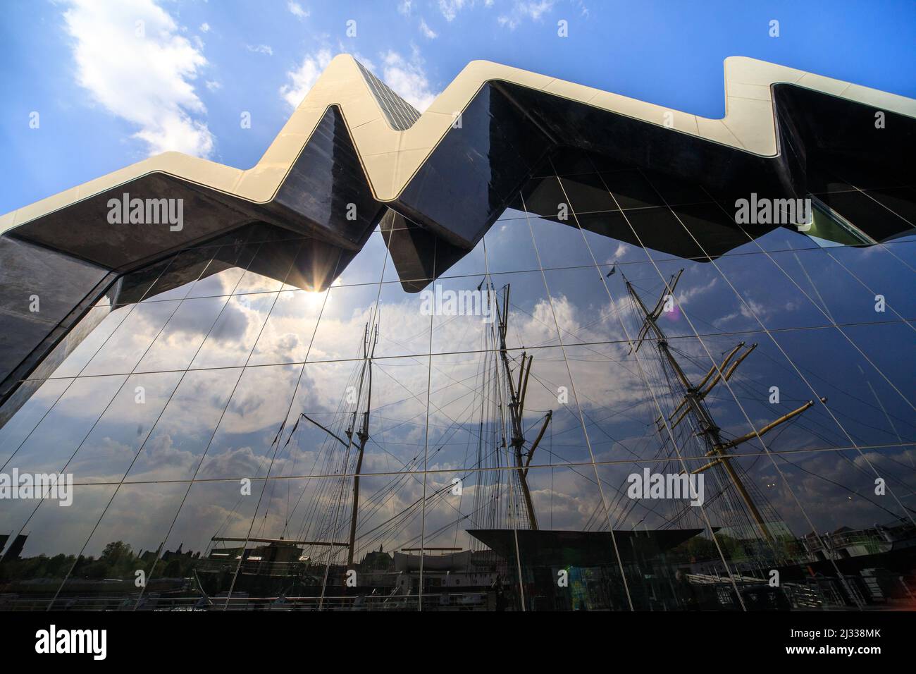 Museo Riverside Riverside Museum, architect Zaha Hadid, Glasgow, Scotland UK Stock ...