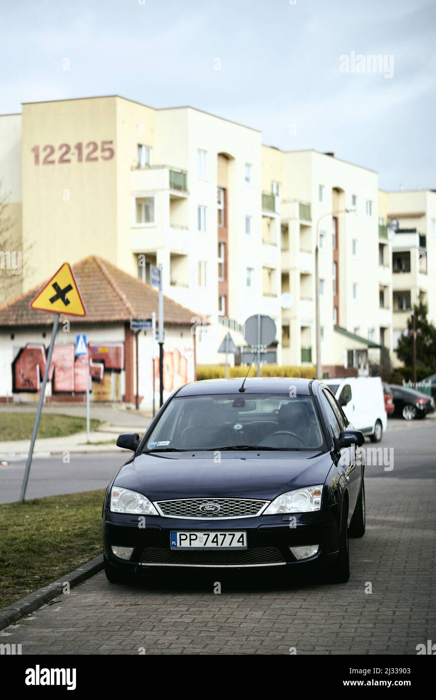Mondeo car hi-res stock photography and images - Alamy