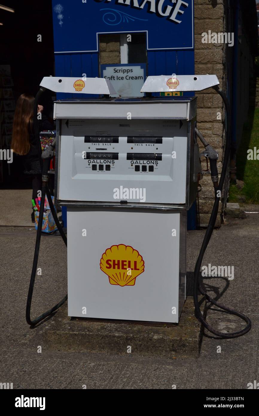 Old Fashioned Shell Petrol Pump - History - Shell Garage - 1960's Heartbeat Country - Yorkshire - UK Stock Photo