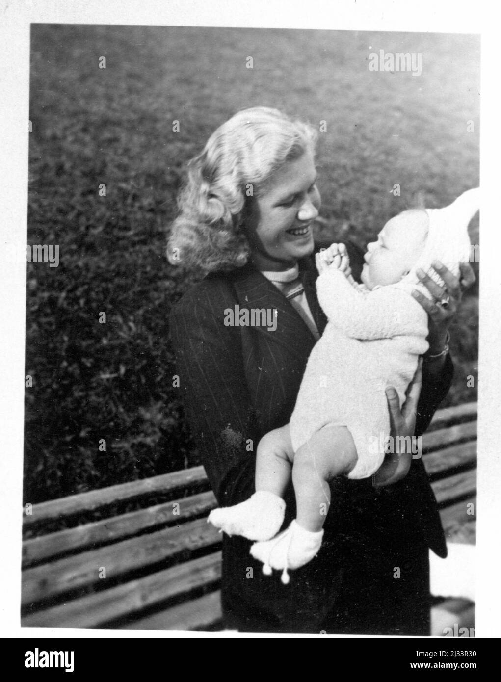 Hanns-Peter - schon etwas grosser. Eva Braun's Photo Albums, ca. 1913 ...