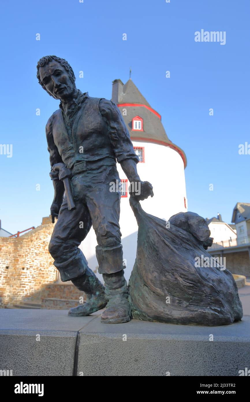 Monument to Johannes Bückler alias Schinderhannes in front of the Schinderhannes Tower in Simmern in the Hunsrück, Rhineland-Palatinate, Germany Stock Photo