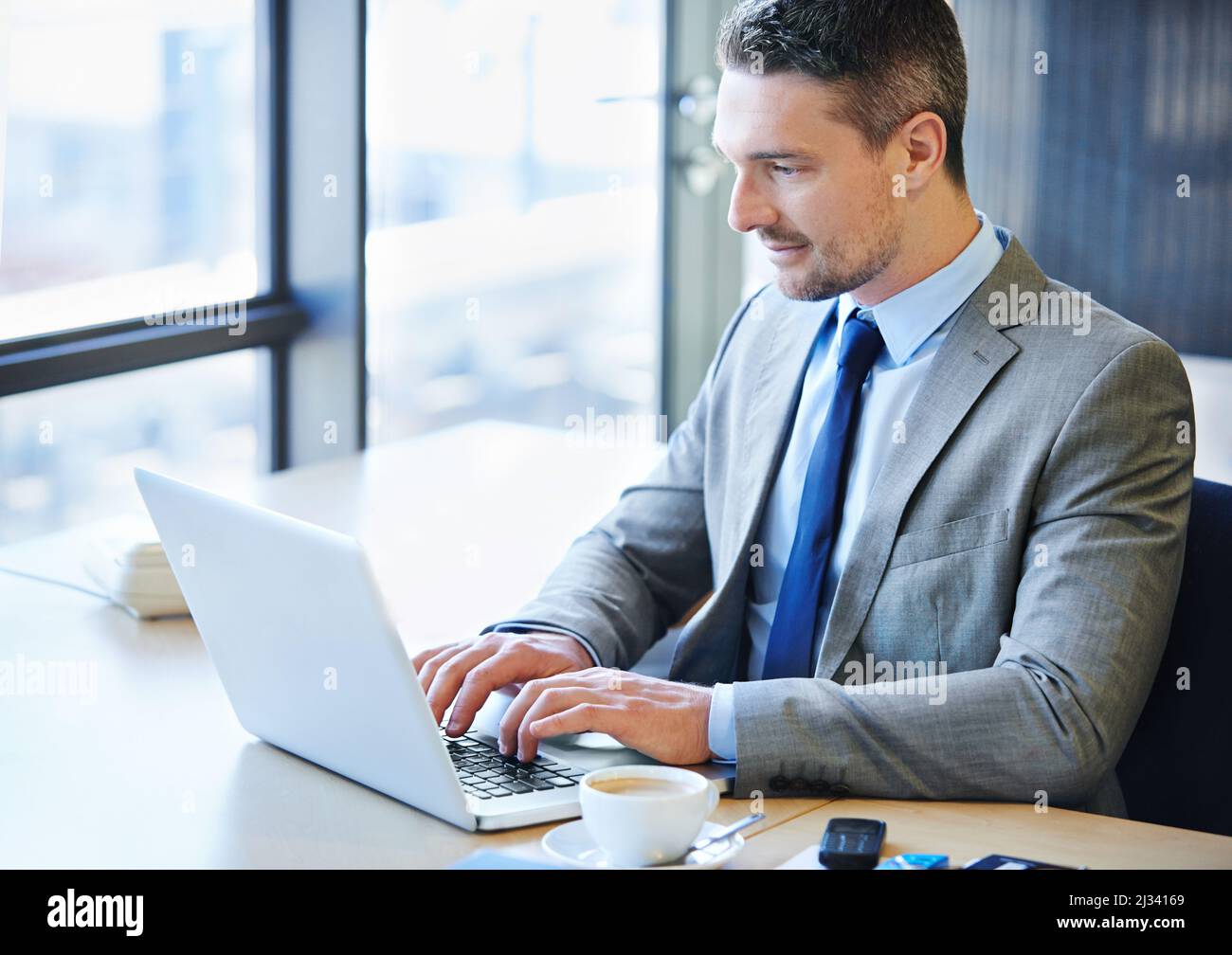 Tying up loose ends hires stock photography and images Alamy