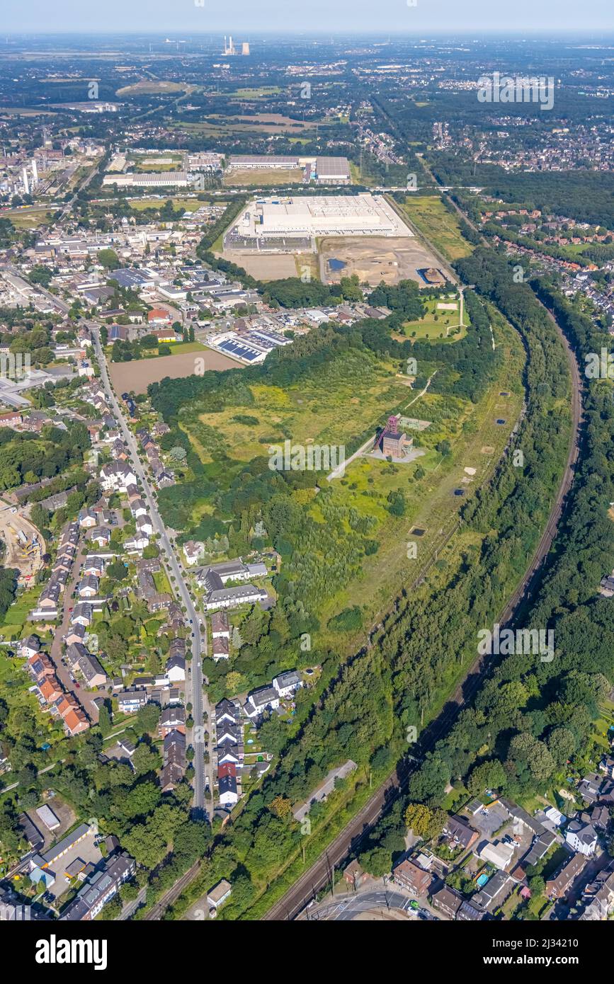 Aerial view, Sterkrade Colliery with historic winding tower, Edeka central warehouse and SEGRO Logistics Park in the Schwarze Heide district of Oberha Stock Photo