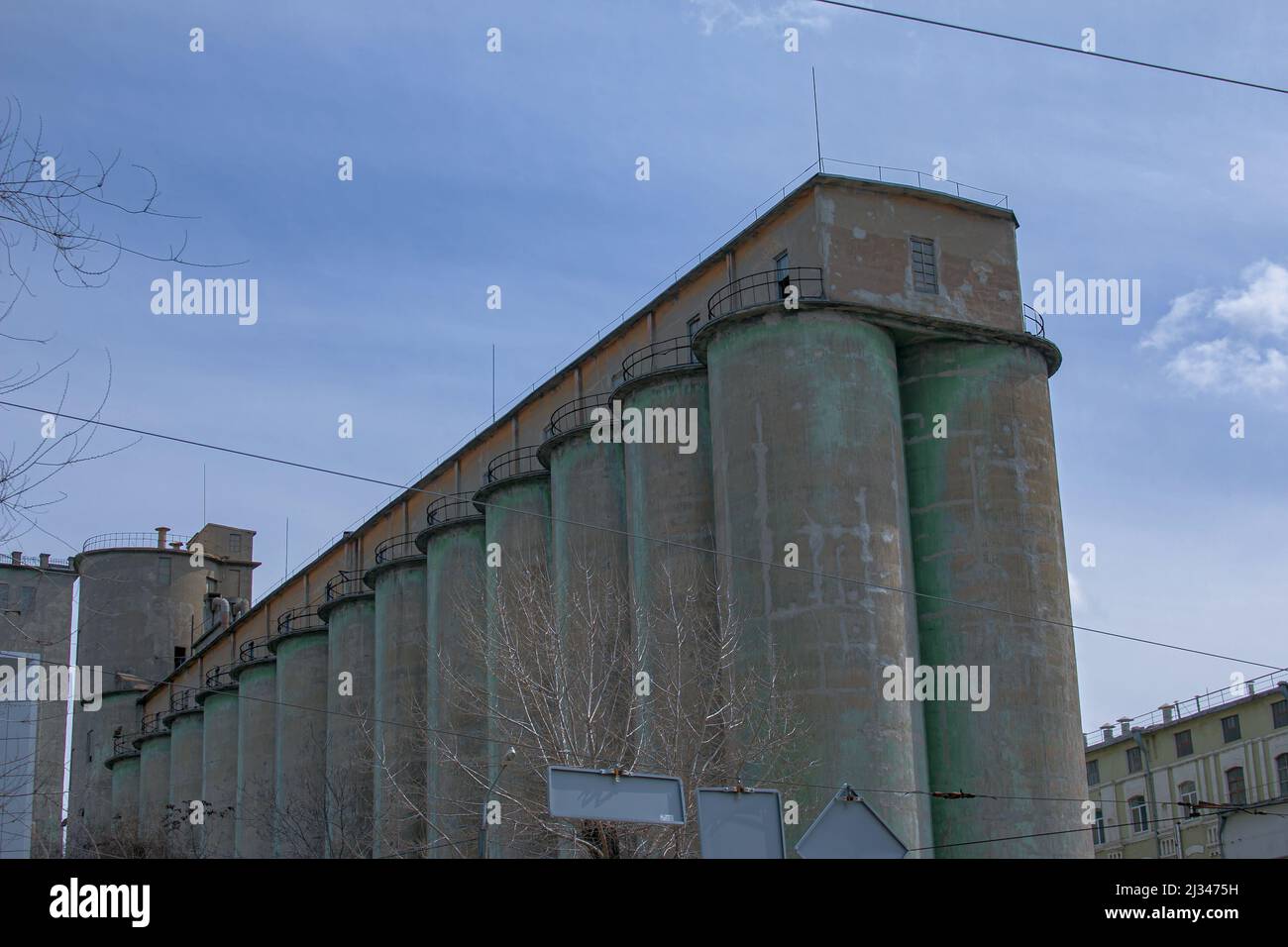 Old grain storage structure hi-res stock photography and images - Alamy