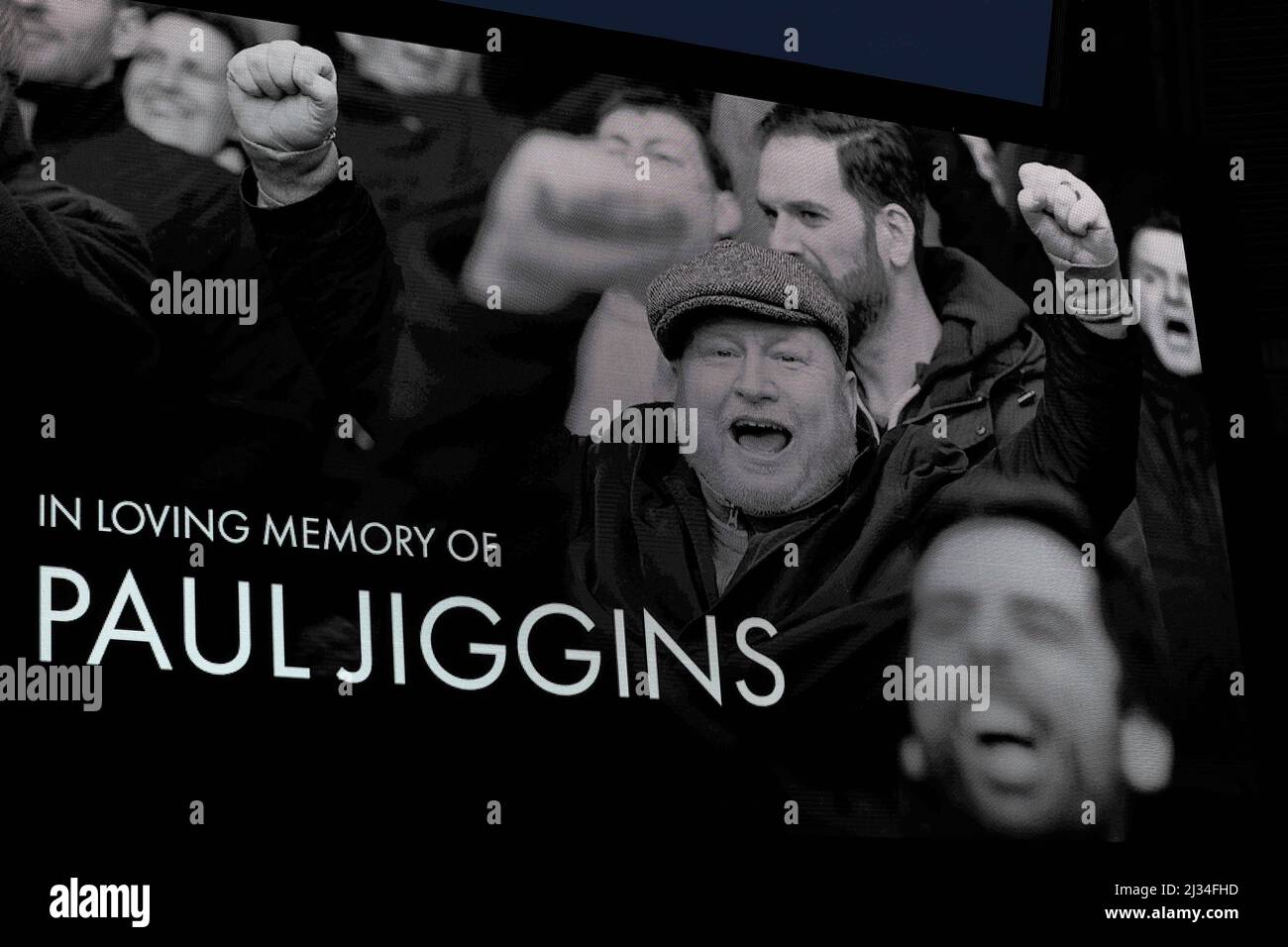 Both teams pay tribute to Paul Jiggins, fan and journalist who recently
