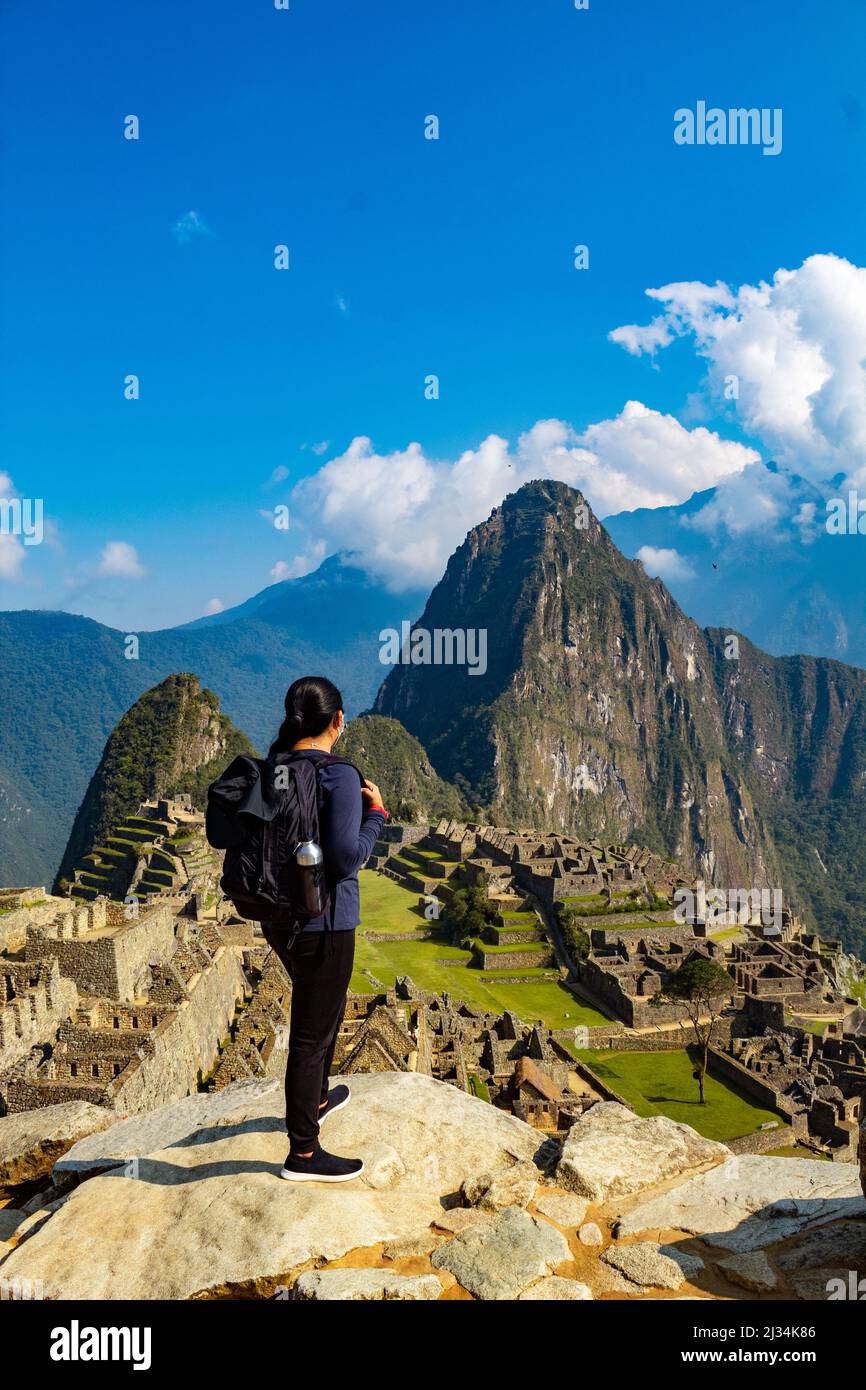 Vertical shot mountain machu hi-res stock photography and images - Alamy