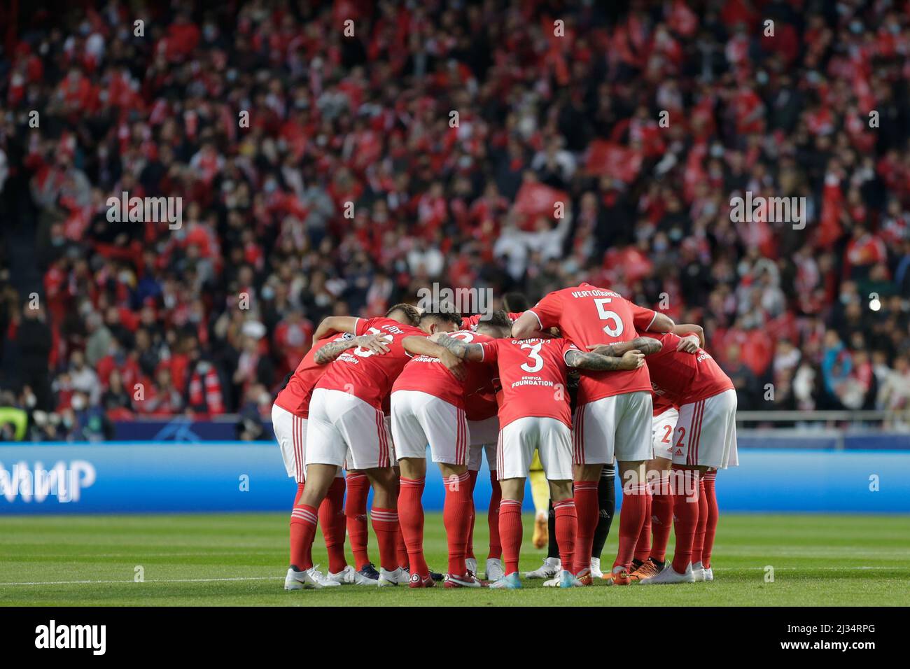 Lisboa, Portugal. 05th Apr, 2022. Players of SL Benfica before the UEFA Champions League quarter final first leg match between SL Benfica and Liverpool FC on April 04, 2022 in Lisbon, Portugal. Valter Gouveia/SPP Credit: SPP Sport Press Photo. /Alamy Live News Stock Photo