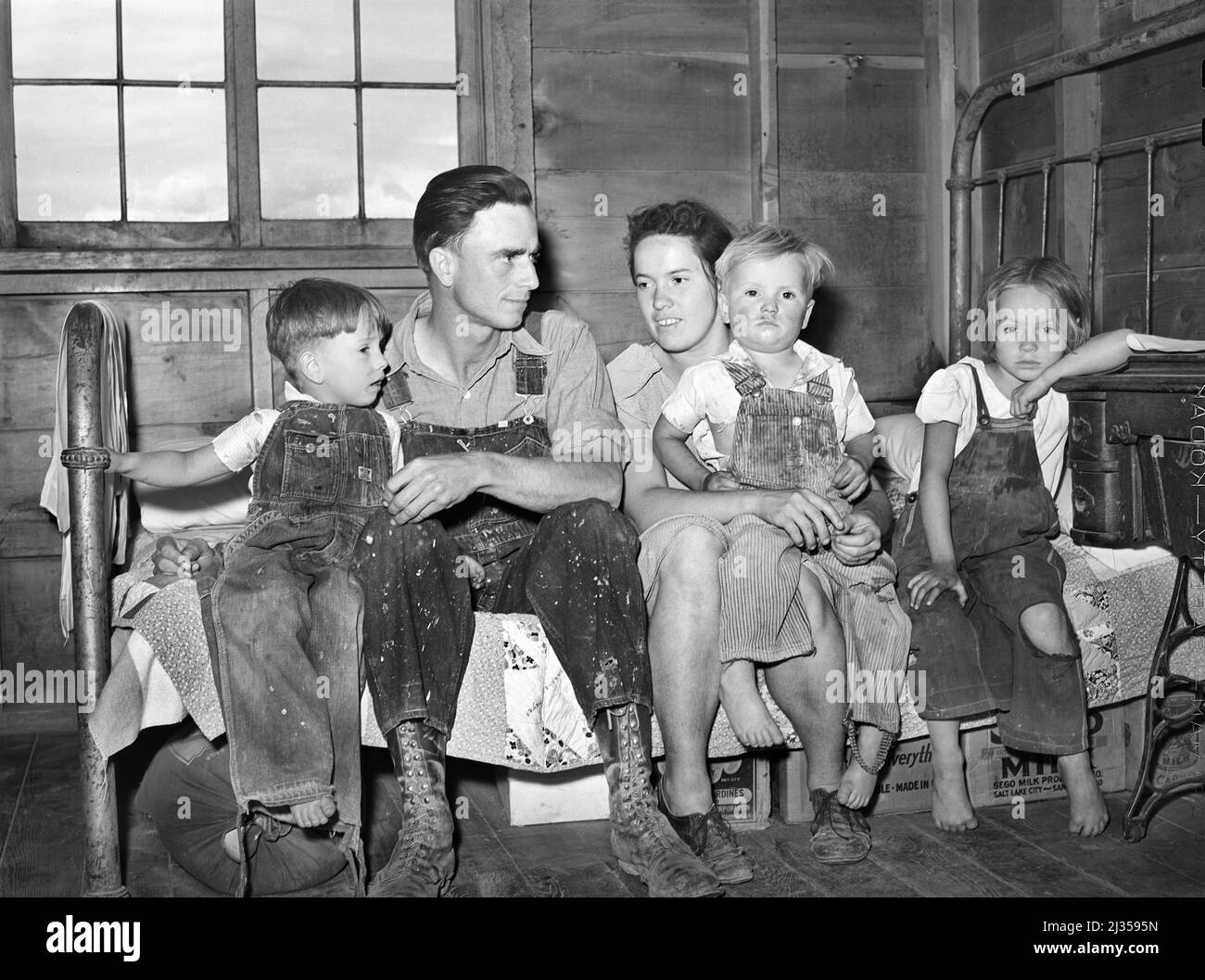 ray-halstead-us-farm-security-administrationfsa-rehabilitation-borrower-with-family-dead-ox-flat-malheur-county-oregon-usa-russell-lee-us-office-of-war-informationus-farm-security-administration-may-1941-2J3595N.jpg