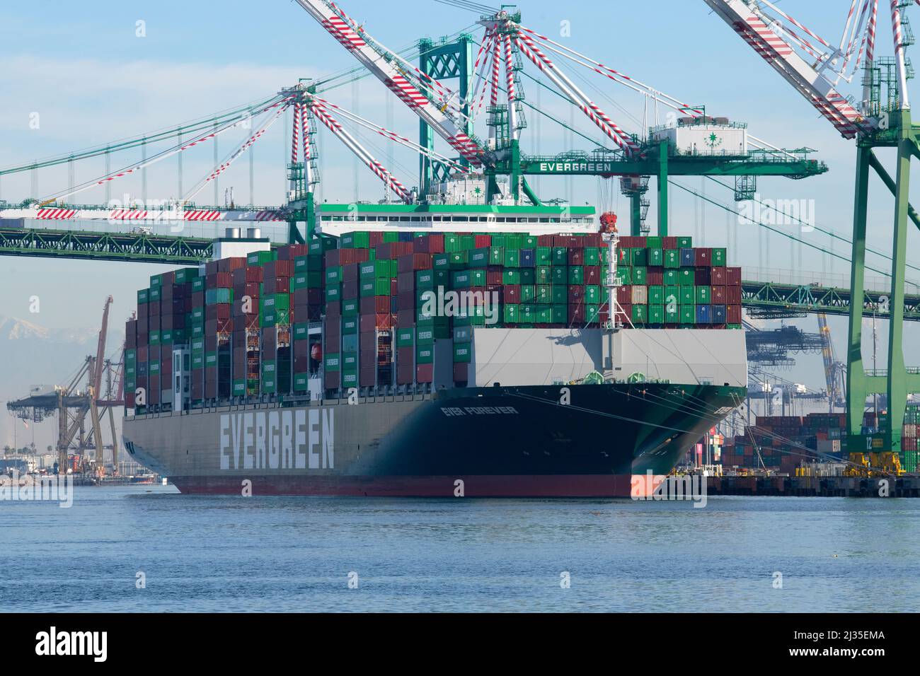 USA: California: Evergreen container ship arriving with shipping ...