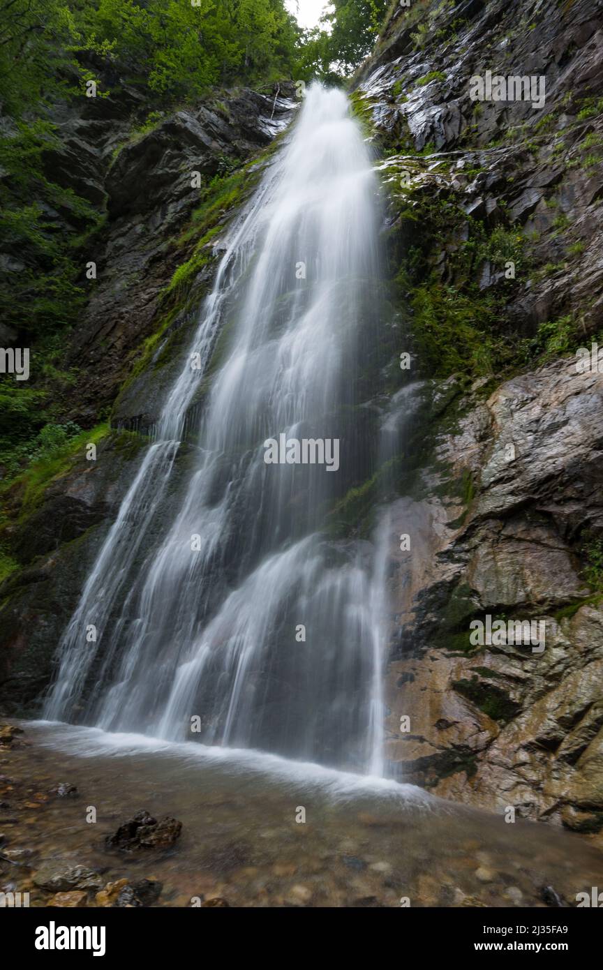 Water stream falling from rocky hi-res stock photography and images - Alamy