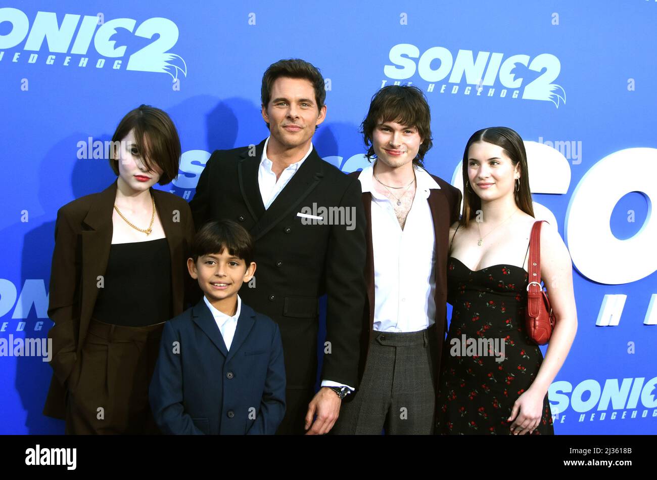 Los Angeles, California, USA 5th April 2022 (LR) Mary James Marsden