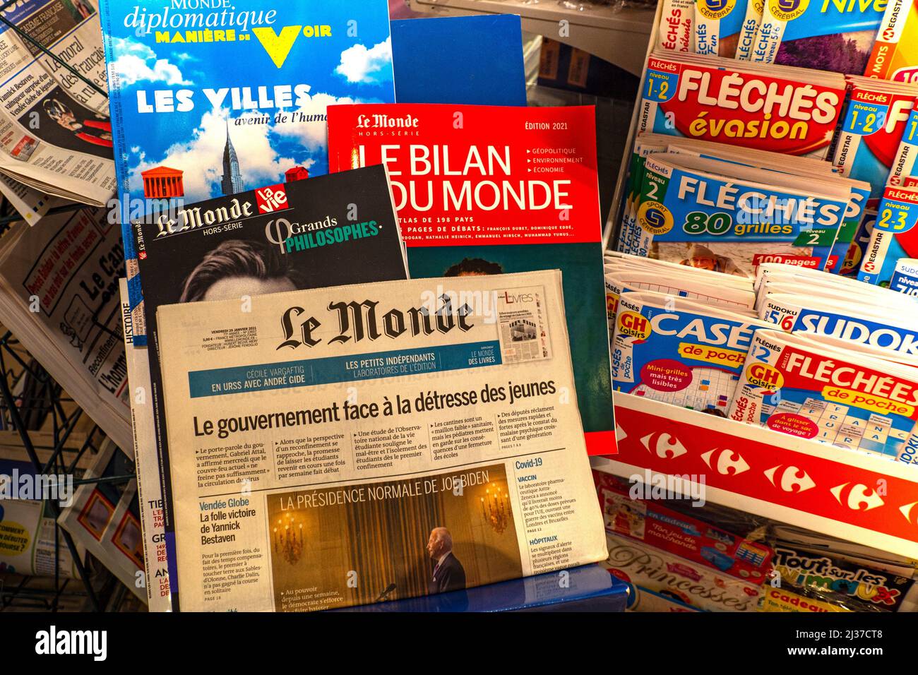 France- Newspapers, during lockdown (28.1.2021) Stock Photo