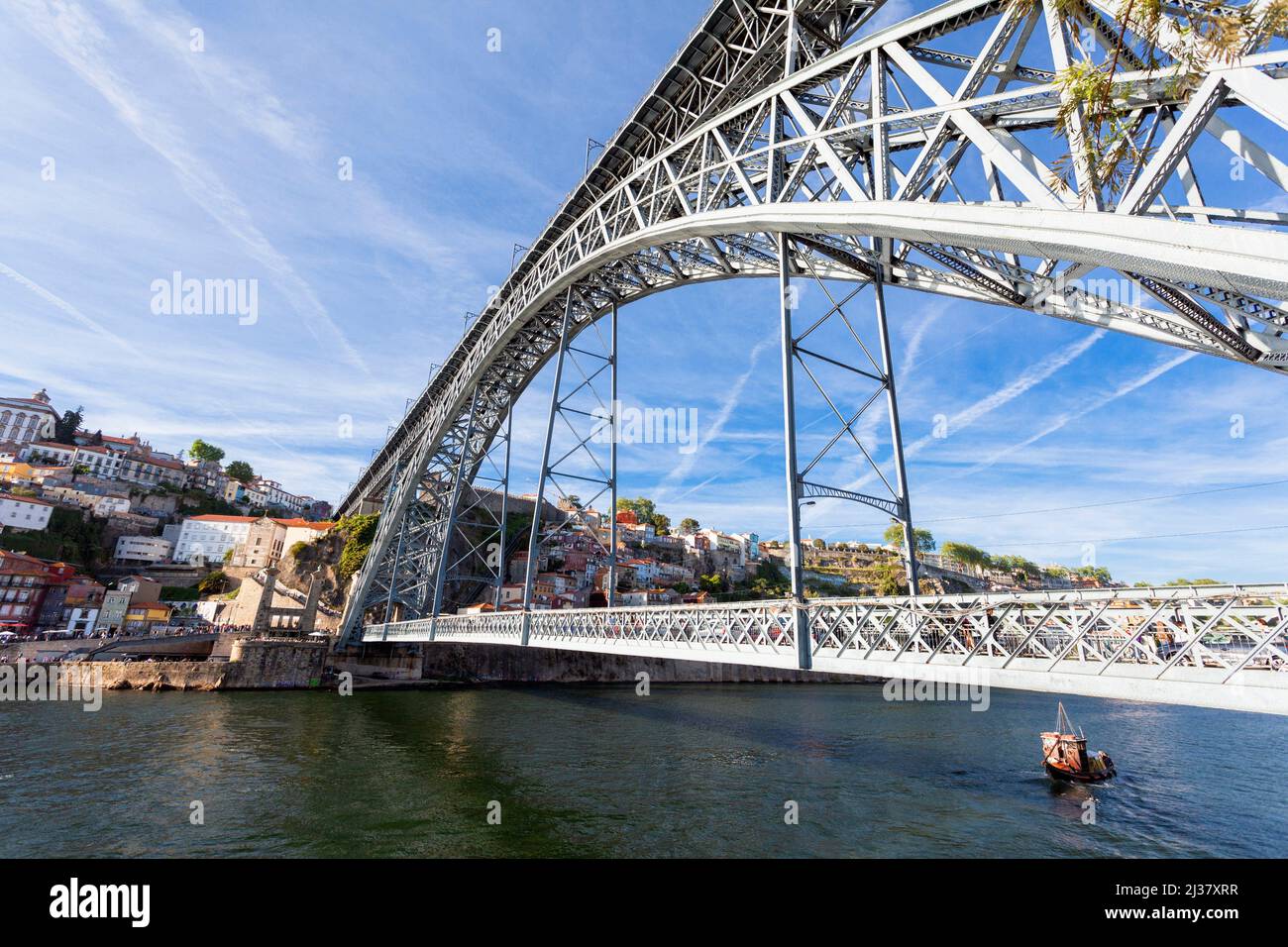 Europe, Portugal, Porto, Vila Nova de Gaia, Luís I Bridge (Ponte Luís I) across the Douro River. Stock Photo