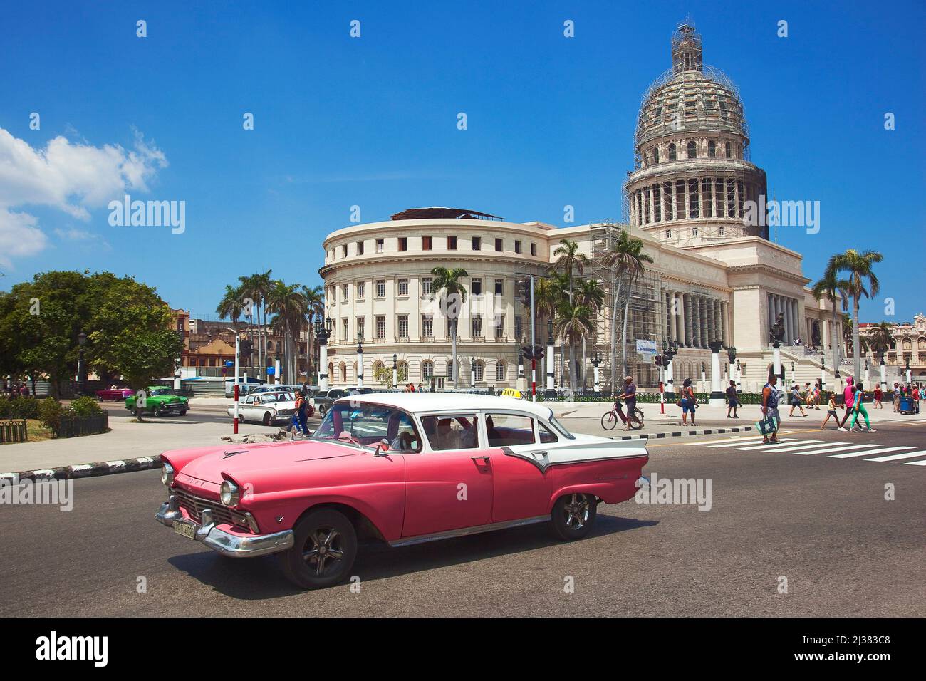 Taxis in hi-res stock photography and images - Page 19 - Alamy