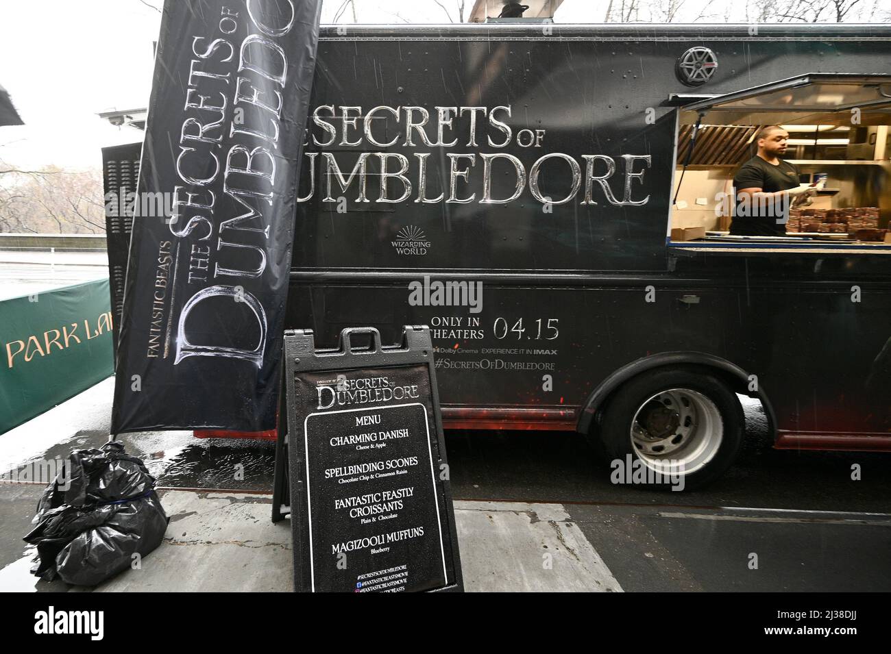 https://c8.alamy.com/comp/2J38DJJ/new-york-usa-06th-apr-2022-fantastic-beasts-the-secrets-of-dumbledore-food-truck-during-a-promotion-tour-for-the-upcoming-release-of-the-movie-new-york-ny-april-6-2022-photo-by-anthony-beharsipa-usa-credit-sipa-usaalamy-live-news-2J38DJJ.jpg