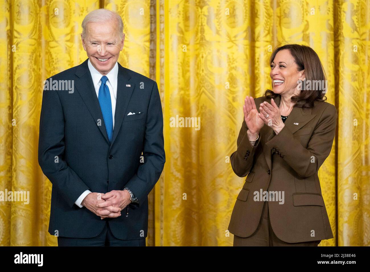 Washington, United States Of America. 05th Apr, 2022. Washington, United States of America. 05 April, 2022. U.S Vice President Kamala Harris, right, applauds President Joe Biden, after signing an Executive Order to extend the Affordable Care Act coverage, in the East Room of the White House, April 5, 2022 in Washington, DC Credit: Lawrence Jackson/White House Photo/Alamy Live News Stock Photo