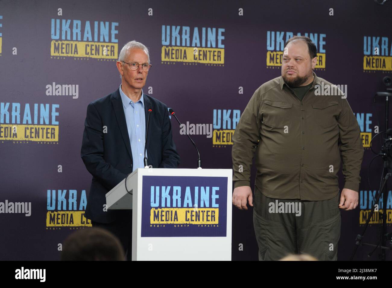 Lviv, Ukraine. 06th Apr, 2022. Tiny Kox (L) President of the Parliamentary Assembly of the Council of Europe and Ruslan Stefanchuk (L) speaker of Ukrainian Parliament seen speaking during a press briefing. Russia invaded Ukraine on 24 February 2022, triggering the largest military attack in Europe since World War II. (Photo by Mykola Tys/SOPA Images/Sipa USA) Credit: Sipa USA/Alamy Live News Stock Photo