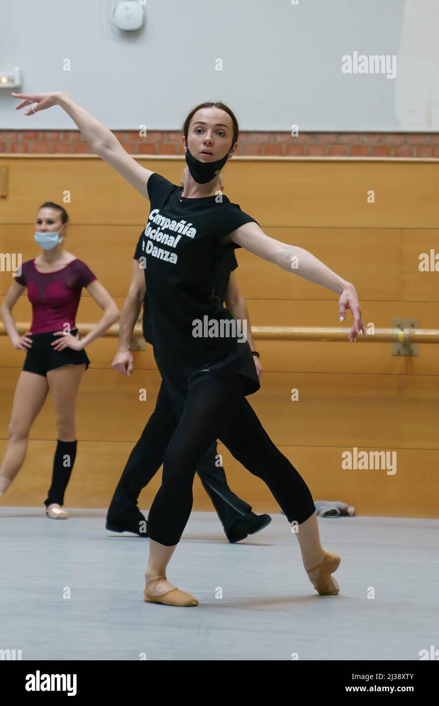 Madrid, Spain. 06th Apr, 2022. Ukrainian ballerina Kateryna Chupina stretches during a rehearsal at the National Dance Company in Madrid. Five Ukrainian dancers from the Ukraine's National Opera Ballet, based in Kyiv, have joined the Spanish National Dance Company's Emerging Talent program in order to continue their training at a professional level after the war interrupted their careers. (Photo by Atilano Garcia/SOPA Images/Sipa USA) Credit: Sipa USA/Alamy Live News Stock Photo