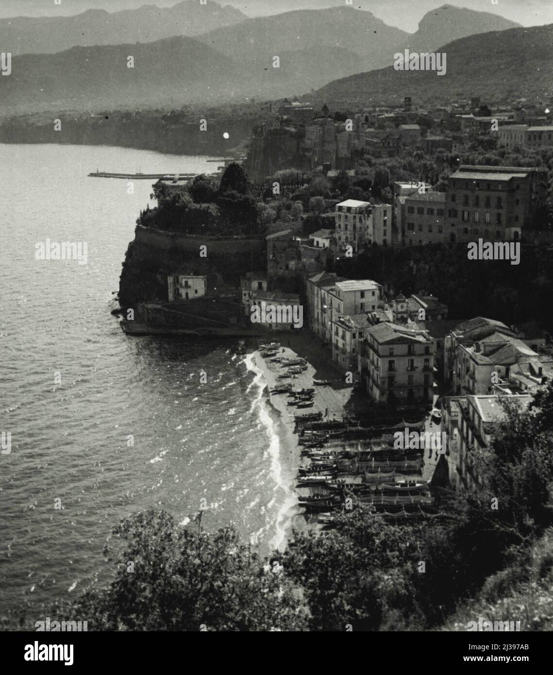 Salerno Italy September 27 1943 Stock Photo Alamy salerno-italy-september-27-1943-stock-photo-alamy