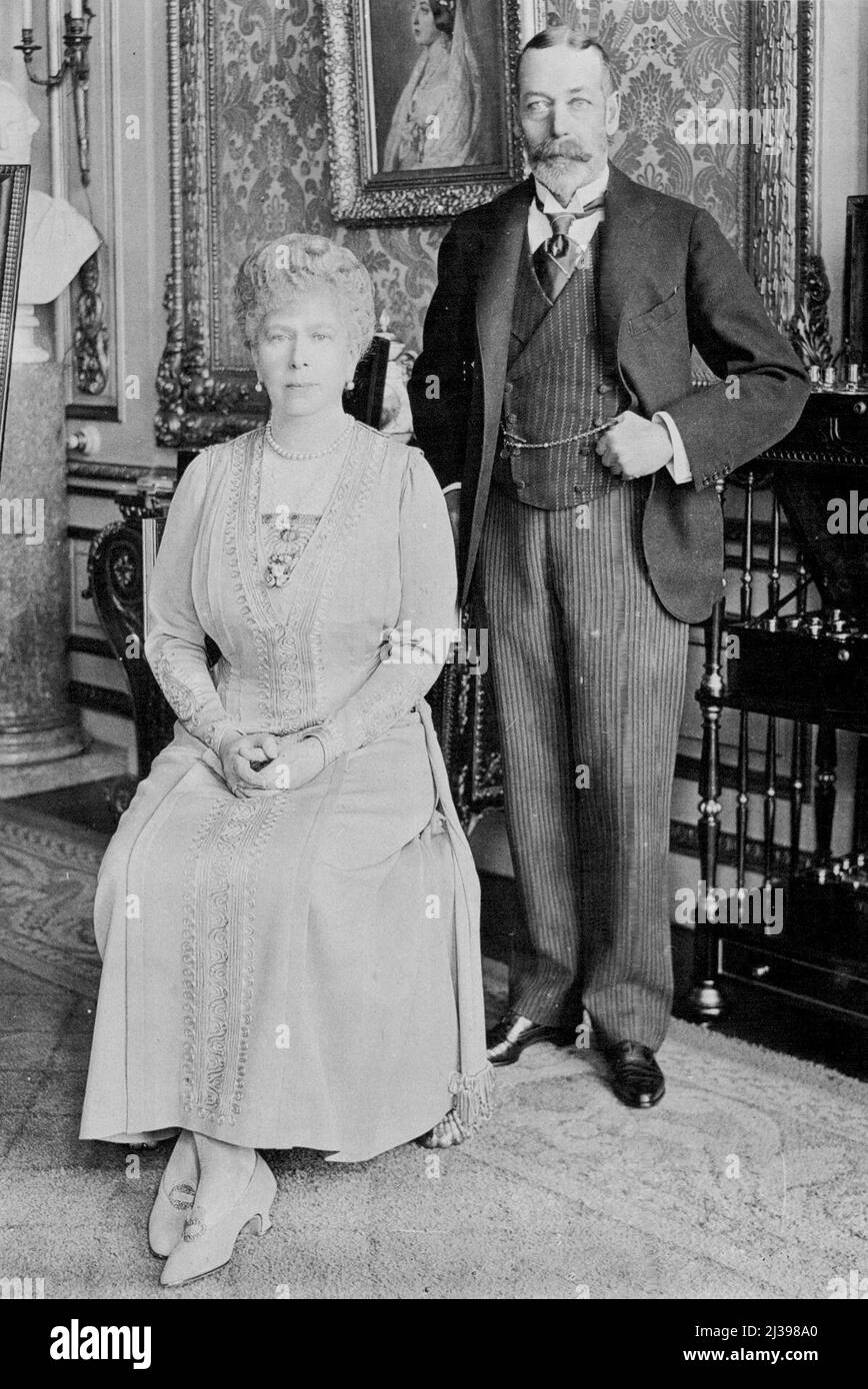 The King And Queen At Windsor - An exclusive photograph of Their Majesties King George and Queen Mary taken at Windsor. May 1, 1935. Stock Photo
