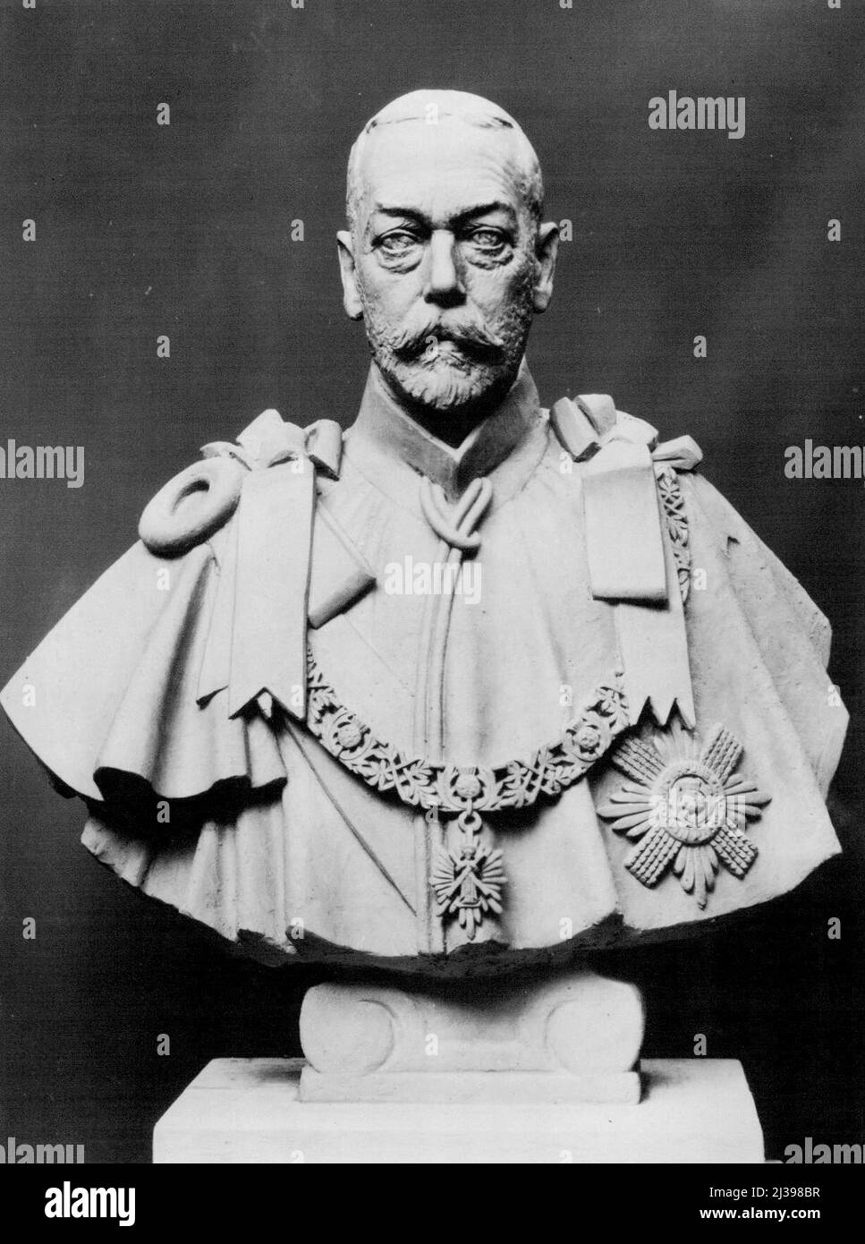 To Be Unveiled by King George VI. The bust of the late King George V., by Sir William Reid, K.C.V.O., which is to be unveiled at Crathie Church, Scotland, by H.M.King George VI to-morrow. August 27, 1938. (Photo by Topical Press). Stock Photo