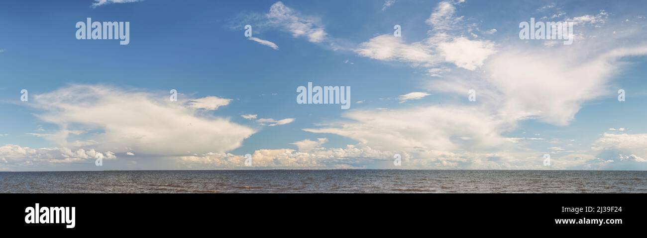 Rough sea horizon hi-res stock photography and images - Alamy