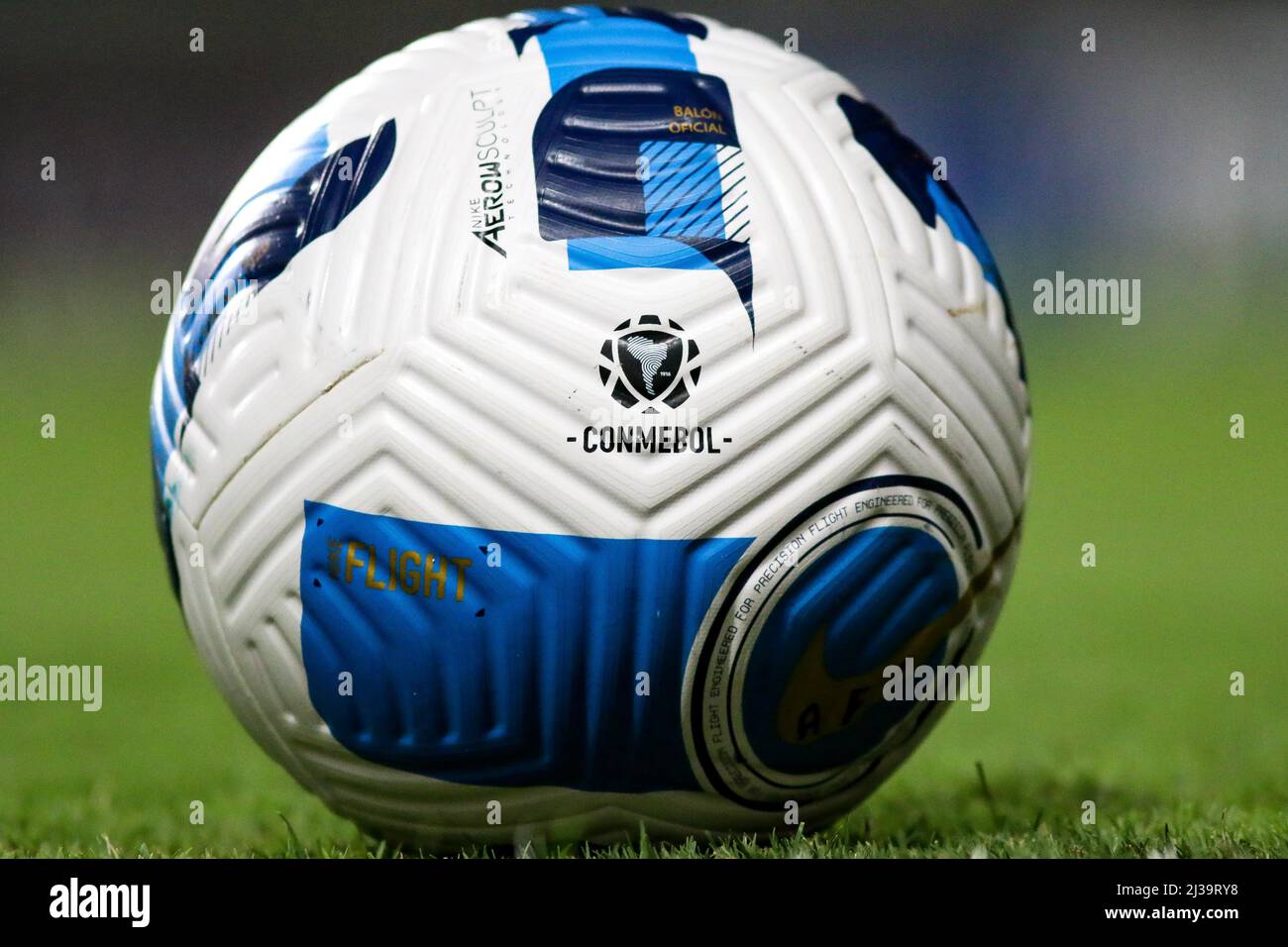 Copa libertadores ball hi-res stock photography and images - Page 2 - Alamy