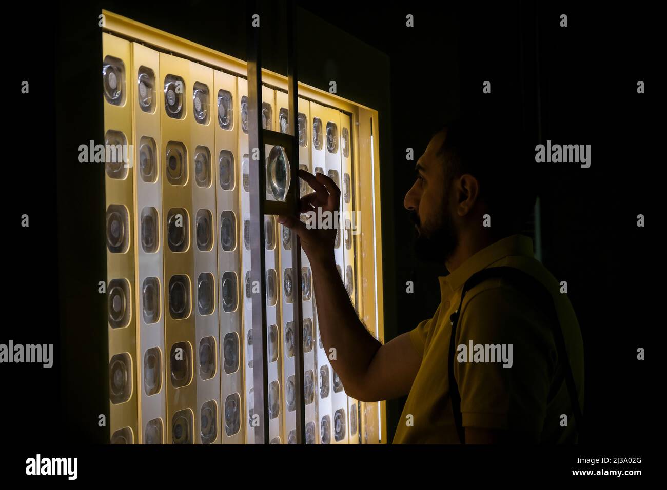 Basra, Iraq - march 31, 2022: photo of ancient objects in the historic museum of Iraq Stock Photo