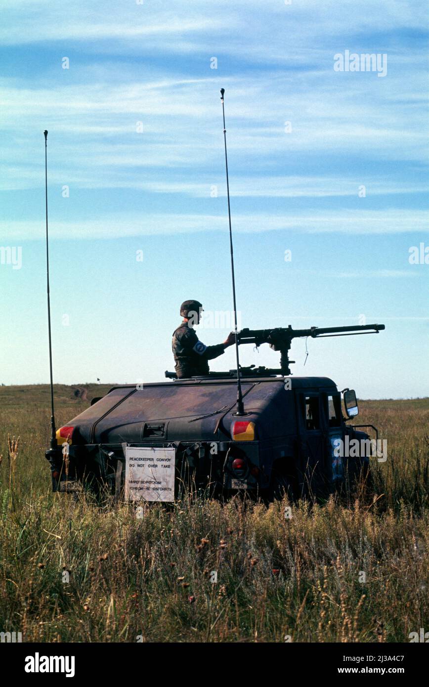 File Photo: Peacekeeper 94, Totskoye, Russia.  Russia and American soldiers took part in the first joint US-Russian military exercises on Russian soil during “Peacekeeper 94” on the Russian military base at Totskoye, 800 miles (1,280km) southeast of Moscow. September 1994. Stock Photo