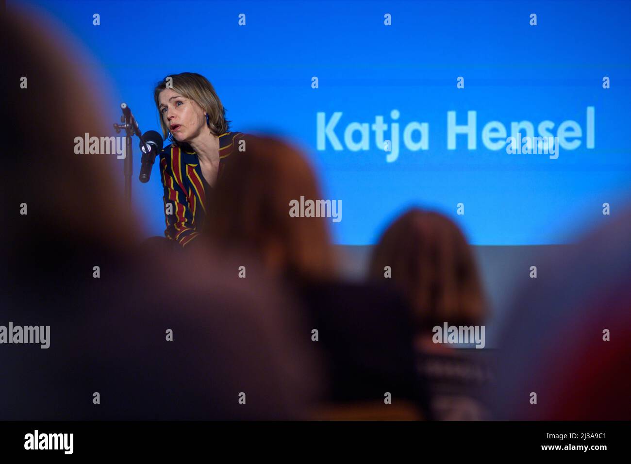 Magdeburg, Germany. 06th Apr, 2022. Katja Hensel speaks to the guests at the Forum Gestaltung. There, the actress and author introduced herself as Magdeburg's new writer-in-residence. Credit: Klaus-Dietmar Gabbert/dpa/Alamy Live News Stock Photo