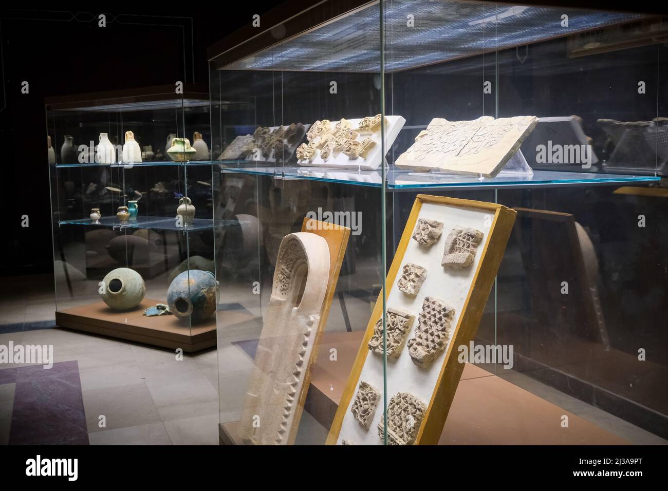 Basra, Iraq - march 31, 2022: photo of ancient objects in the historic museum of Iraq Stock Photo