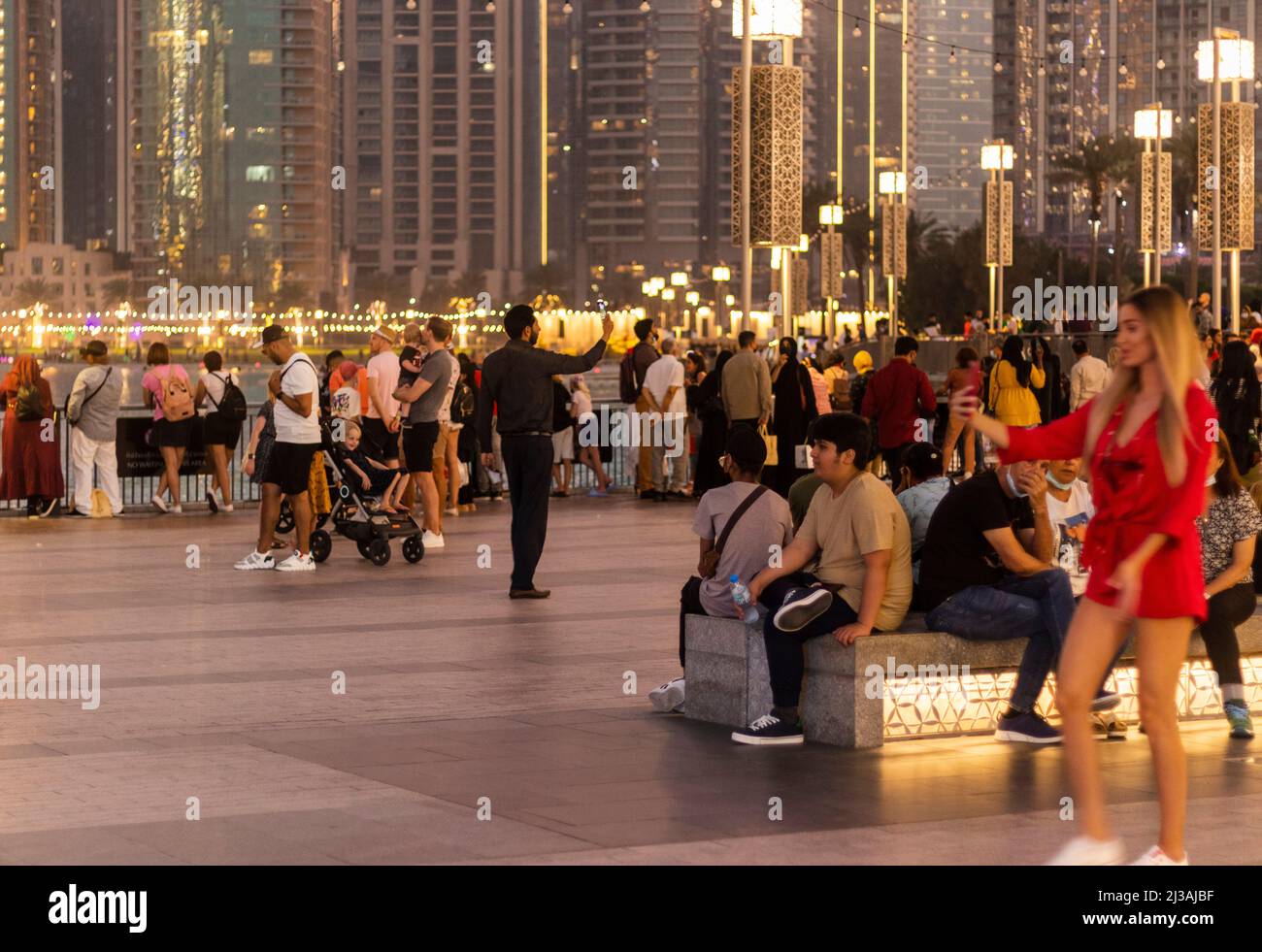 Dubai, UAE 03.31.2022 Spectators enjoying Dubai fountain show Stock Photo Alamy