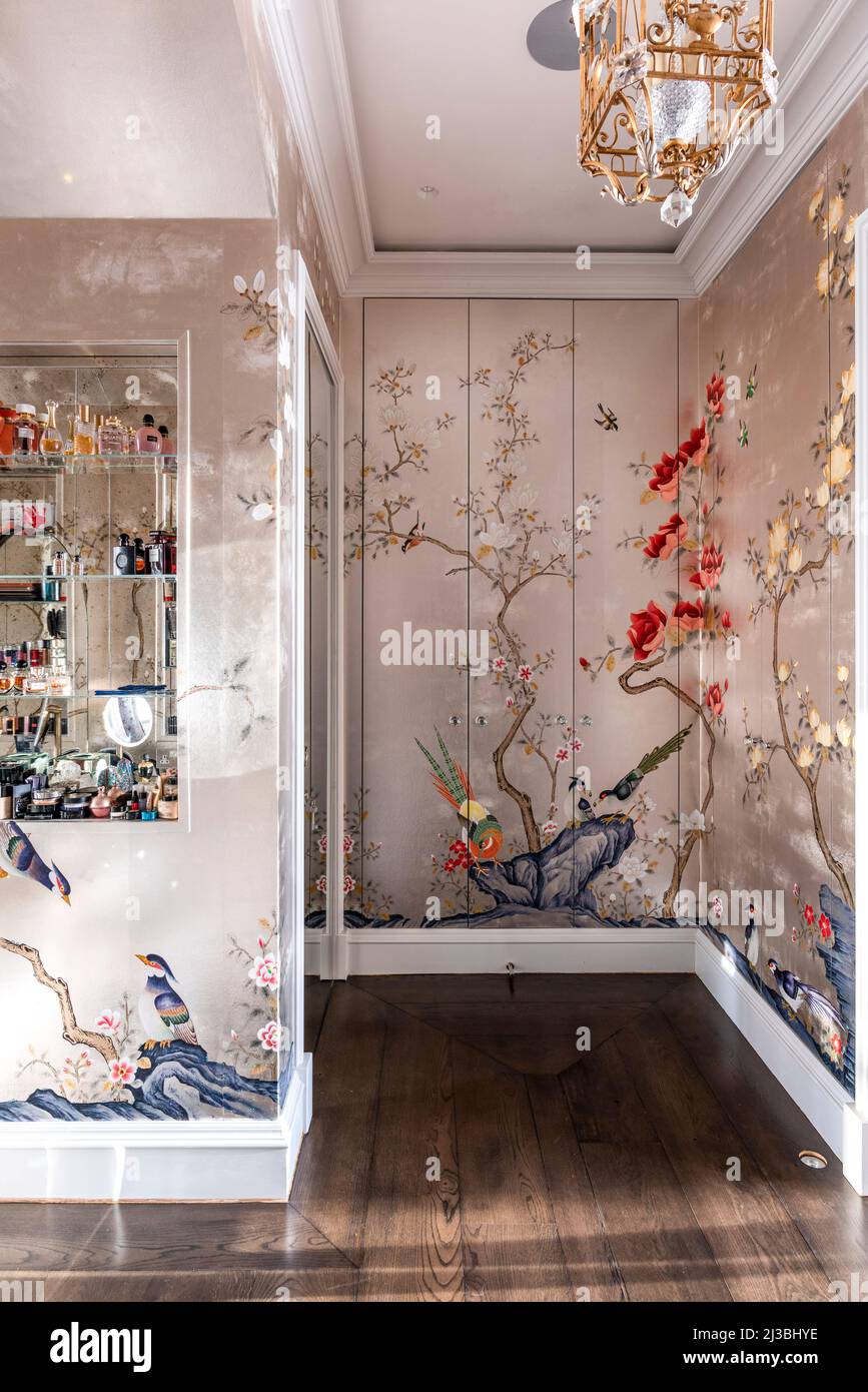 Dressing room with de Gournay’s Japanese Garden design and stained oak floor. Holland Park, London, UK Stock Photo