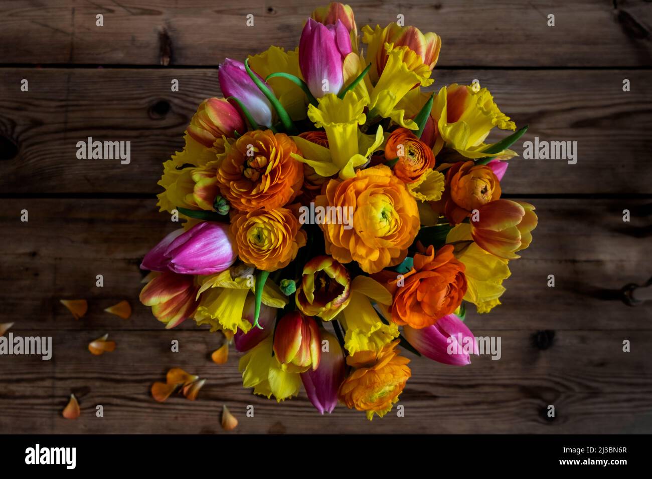 Horizontal bouquet hi-res stock photography and images - Alamy