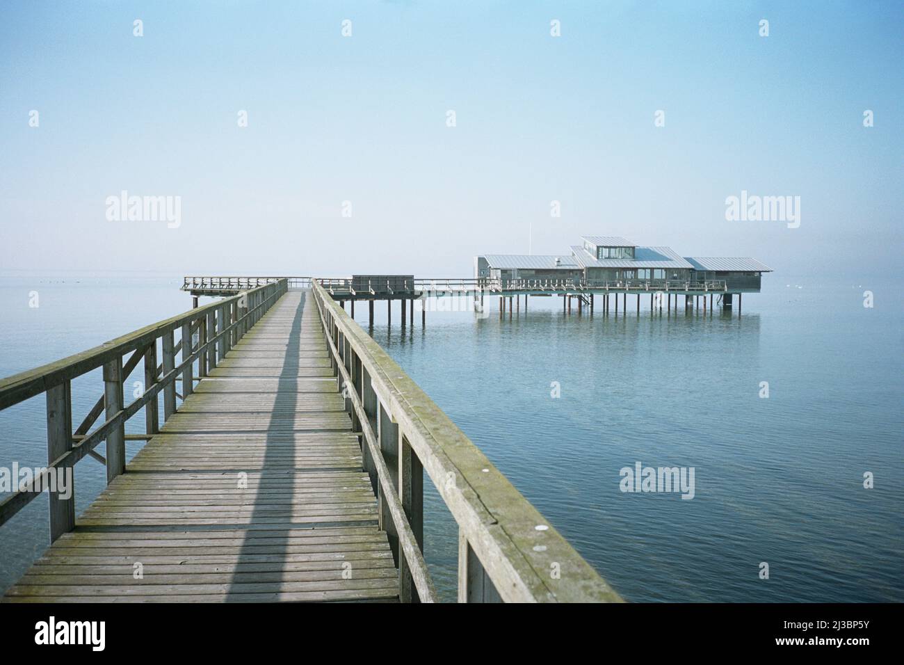 Empty wooden pier hi-res stock photography and images - Alamy