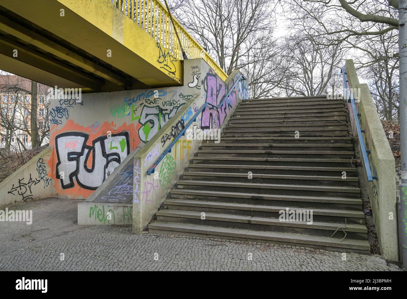 Treppe, Betonbrücke, Bundesallee, Stadtpark, Wilmersdorf, Charlottenburg-Wilmersdorf, Berlin, Deutschland Stock Photo