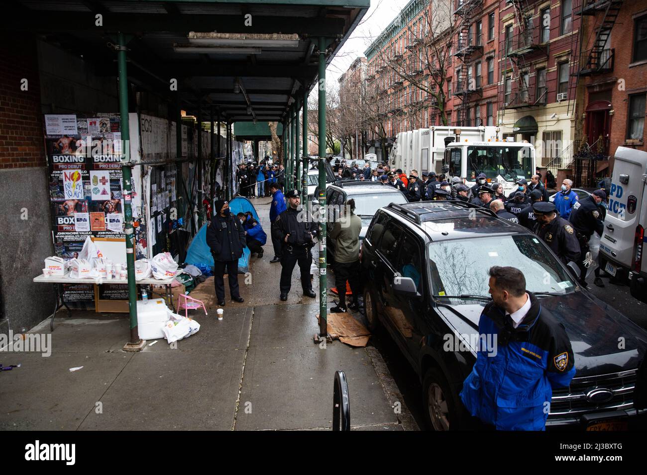 Homeless encampment new york hi-res stock photography and images - Alamy