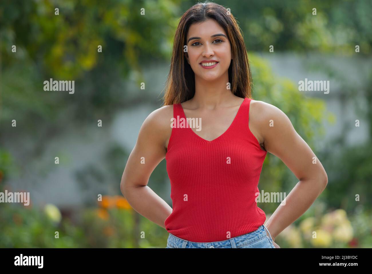Hands on waist hi-res stock photography and images - Alamy