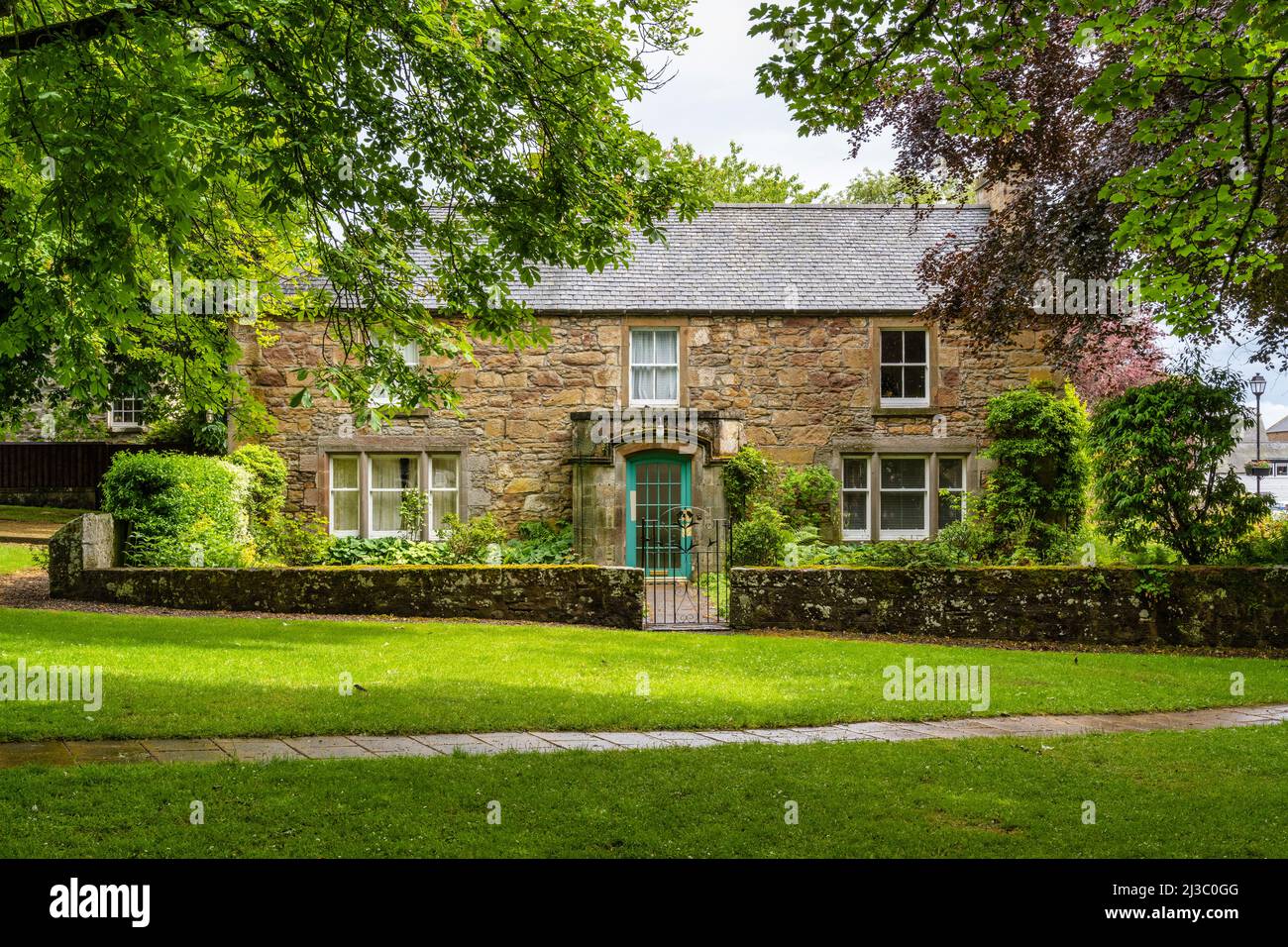 Scottish stone cottage hires stock photography and images Alamy