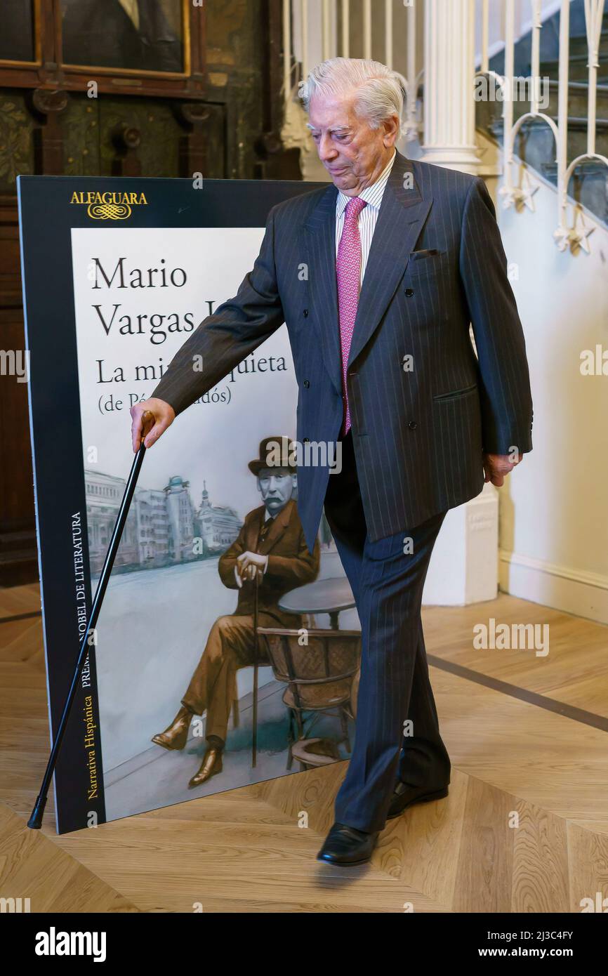 Madrid, Spain. 07th Apr, 2022. The writer and Nobel Prize winner Mario Vargas Llosa presents the book 'The Still Gaze (by Pérez Galdós)' (La mirada quieta) at the Ateneo de Madrid in Spain. Vargas Llosa, who won the Nobel Prize for Literature in 2010, has written this essay based on the analysis of the novels, plays, and the National Episodes of Benito Perez Galdos. With this publication, Llosa creates a complete and personal profile of the Spanish writer. (Photo by Atilano Garcia/SOPA Images/Sipa USA) Credit: Sipa USA/Alamy Live News Stock Photo