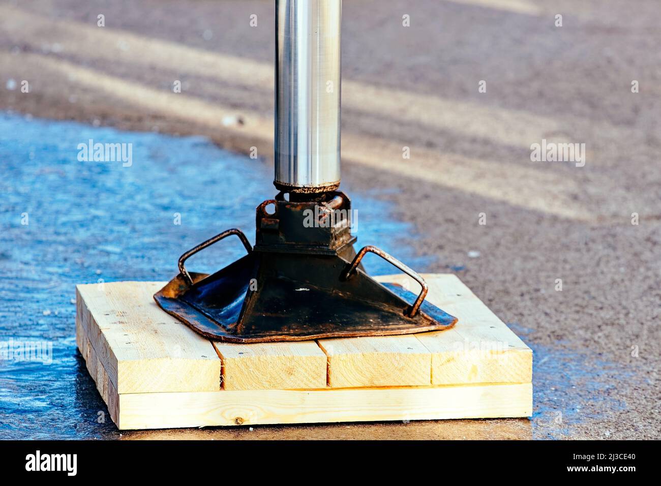 Hydraulic platform or strut struts of lifting mechanism. Part of equipment for lifting loads. background Stock Photo